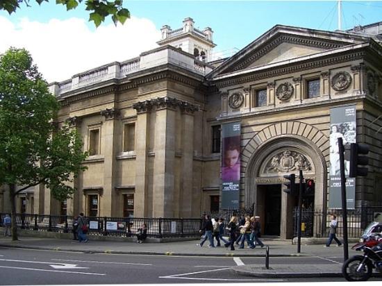 Pinacoteca National Portrait Gallery